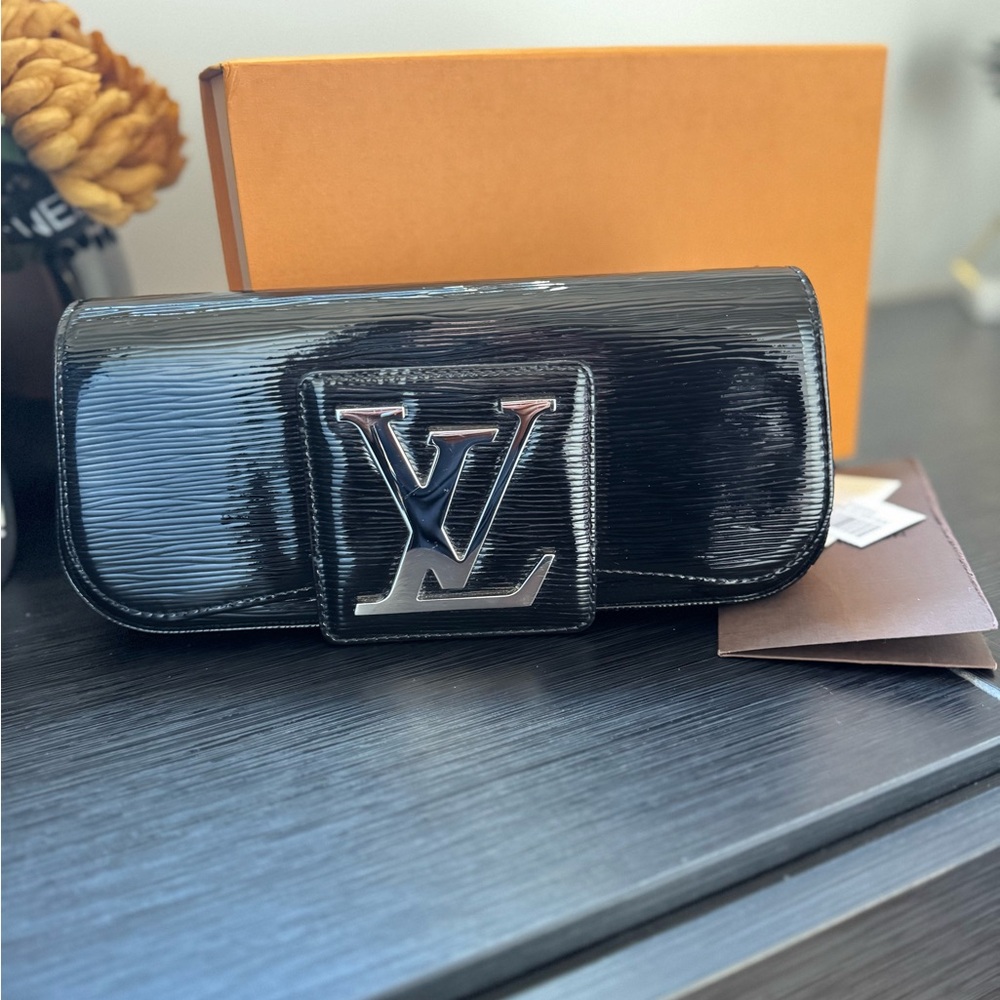Louis Vuitton Epi Electric Pochette Sobie
Clutch Bag Noir - Picture 3 of 16